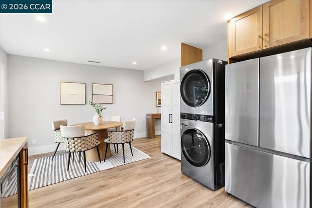 5924 Balboa Dr, Oakland, CA 94611