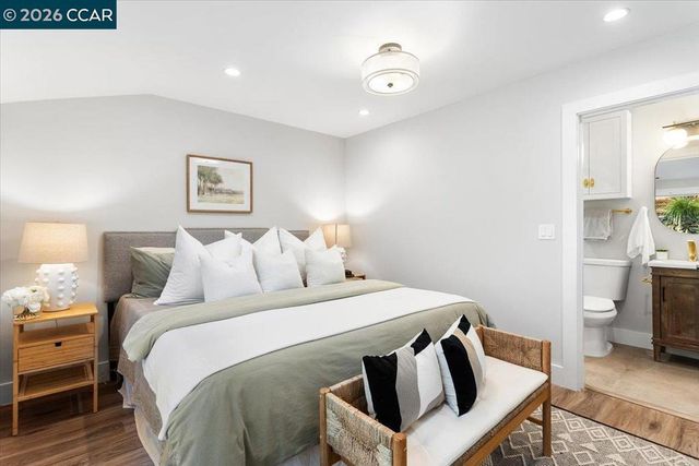 5924 Balboa Dr, Oakland, CA 94611