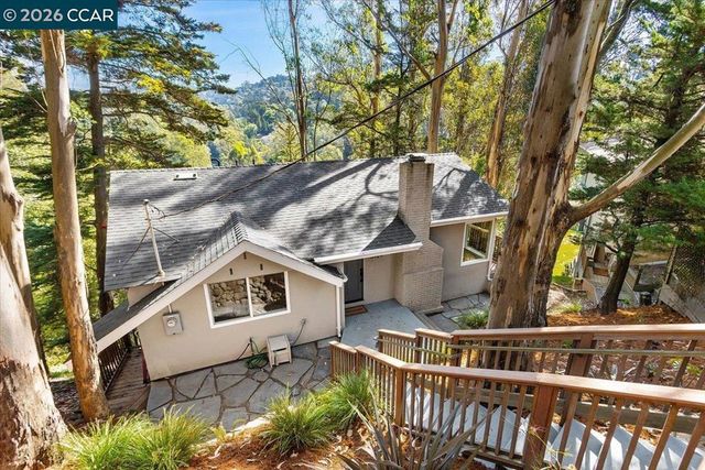 5924 Balboa Dr, Oakland, CA 94611