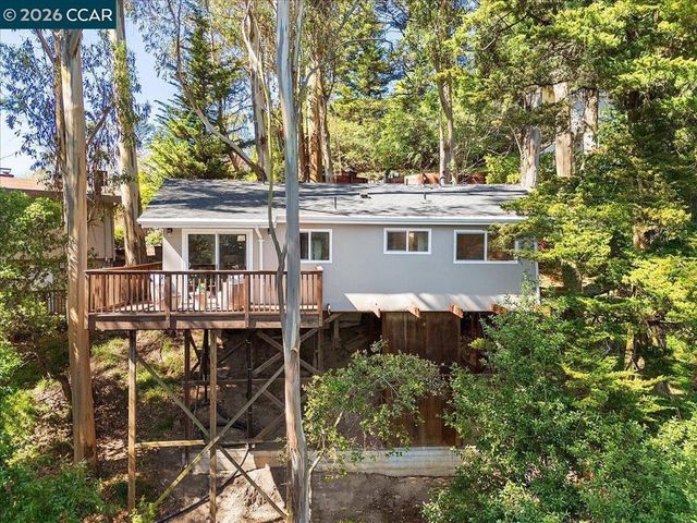 5924 Balboa Dr, Oakland, CA 94611