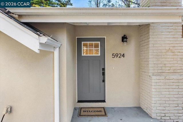 5924 Balboa Dr, Oakland, CA 94611