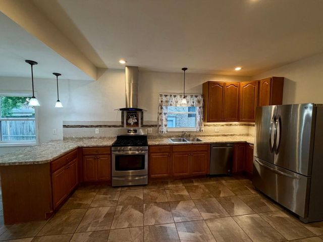 864 Delaware Avenue, Saint Paul, MN 55107