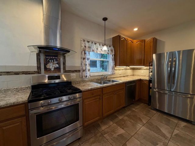 864 Delaware Avenue, Saint Paul, MN 55107