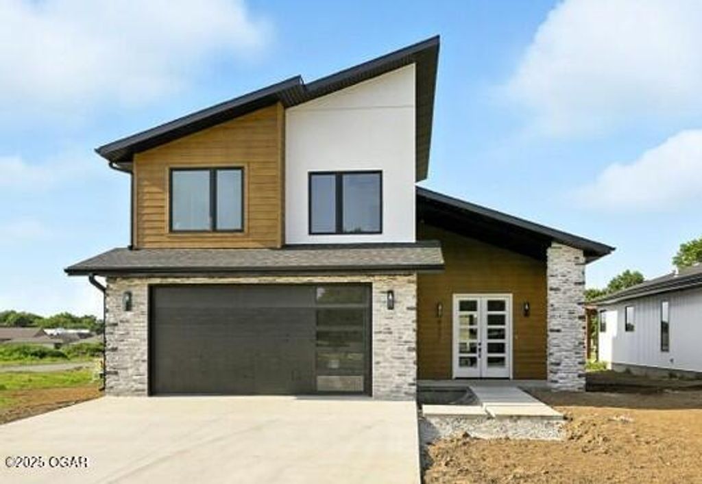 837 Modern Way, Carthage, MO 64836