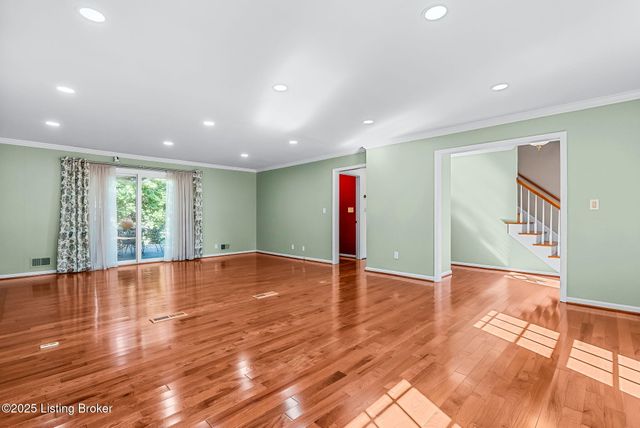 509 Westerham Ct, Louisville, KY 40222