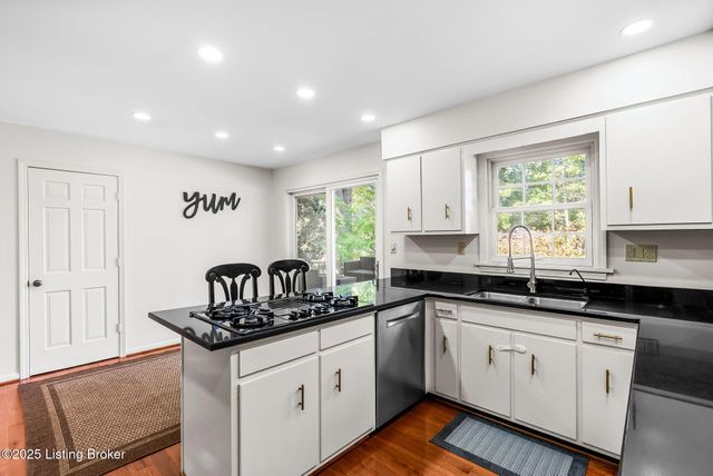 509 Westerham Ct, Louisville, KY 40222