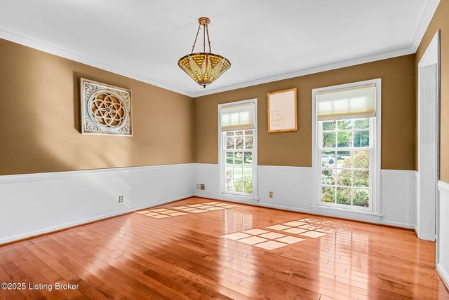 509 Westerham Ct, Louisville, KY 40222