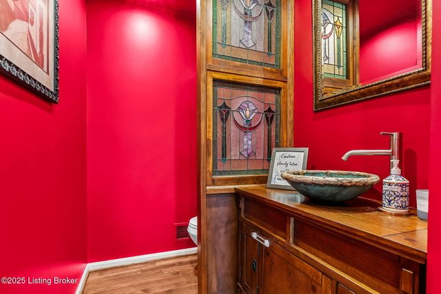 509 Westerham Ct, Louisville, KY 40222