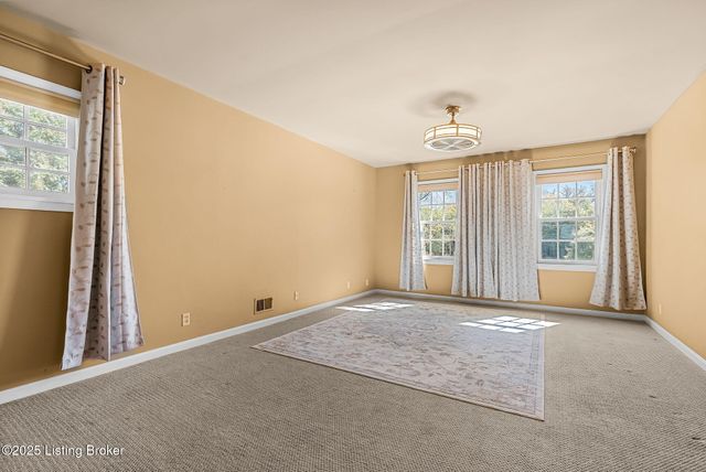 509 Westerham Ct, Louisville, KY 40222