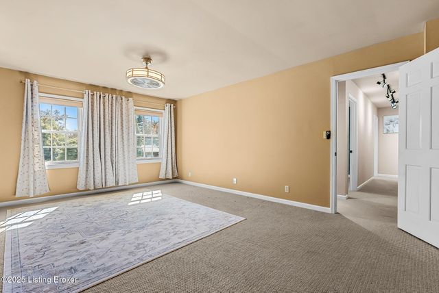 509 Westerham Ct, Louisville, KY 40222