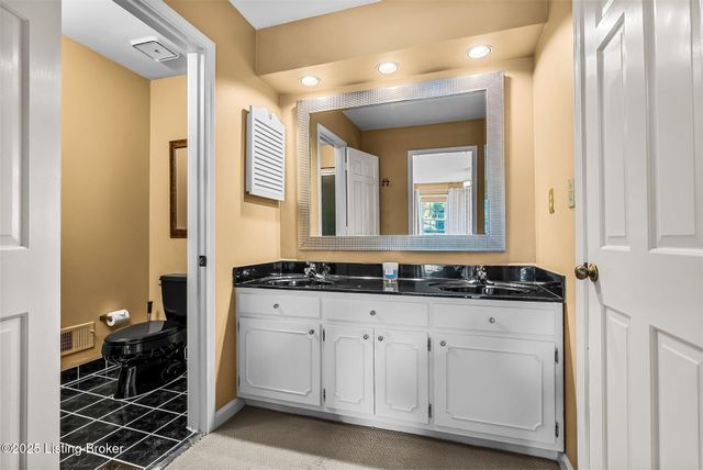 509 Westerham Ct, Louisville, KY 40222