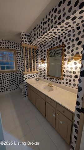 509 Westerham Ct, Louisville, KY 40222