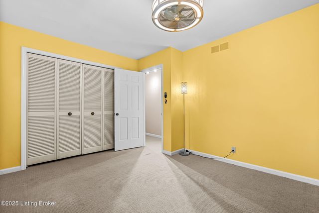 509 Westerham Ct, Louisville, KY 40222