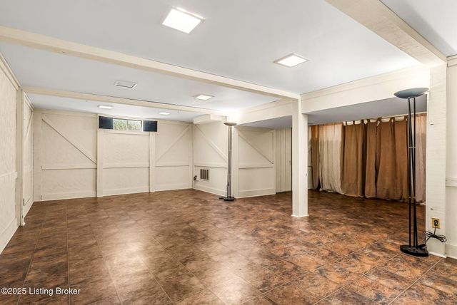 509 Westerham Ct, Louisville, KY 40222