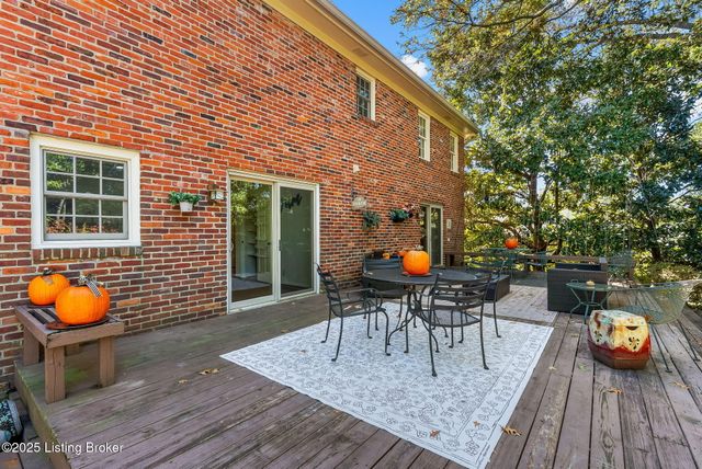 509 Westerham Ct, Louisville, KY 40222