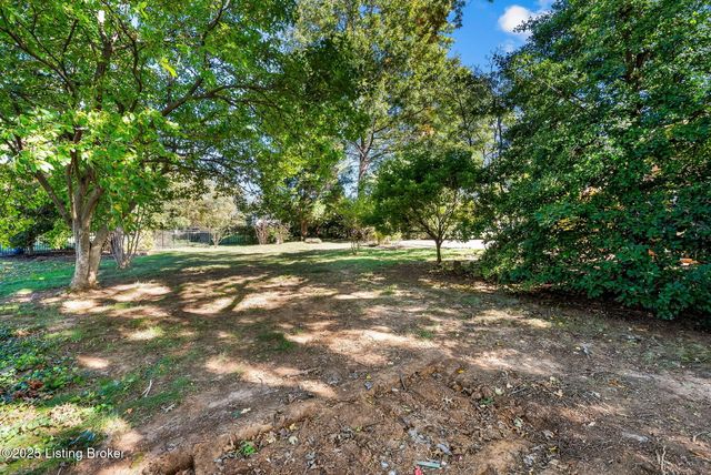 509 Westerham Ct, Louisville, KY 40222