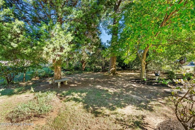 509 Westerham Ct, Louisville, KY 40222