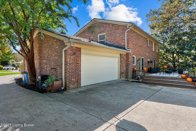 509 Westerham Ct, Louisville, KY 40222