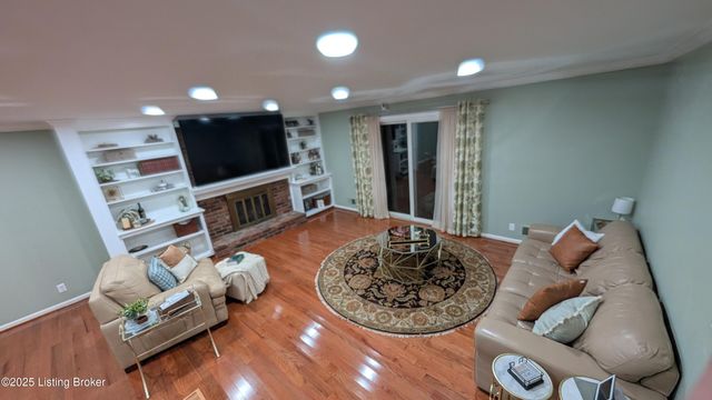 509 Westerham Ct, Louisville, KY 40222