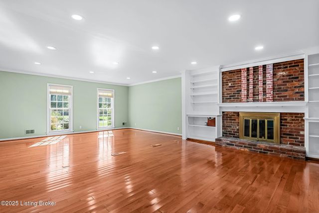 509 Westerham Ct, Louisville, KY 40222