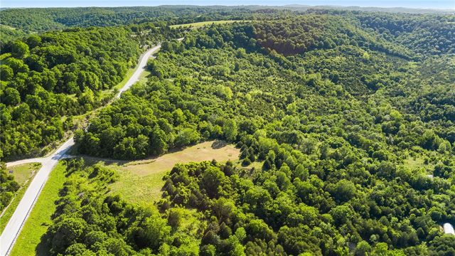 Hwy 221, Eureka Springs, AR 72632