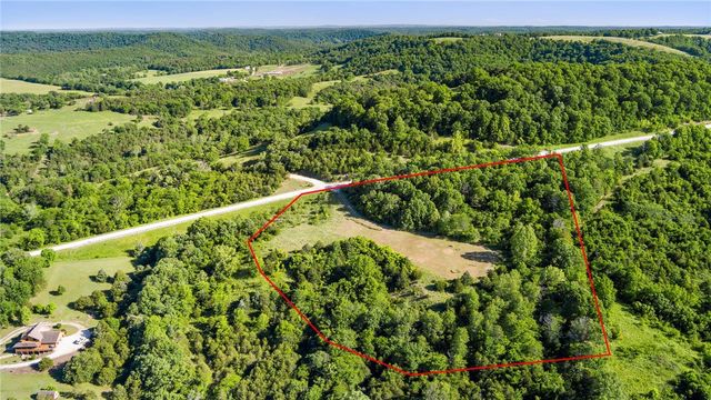 Hwy 221, Eureka Springs, AR 72632