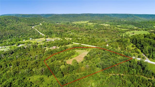 Hwy 221, Eureka Springs, AR 72632
