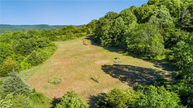 Hwy 221, Eureka Springs, AR 72632