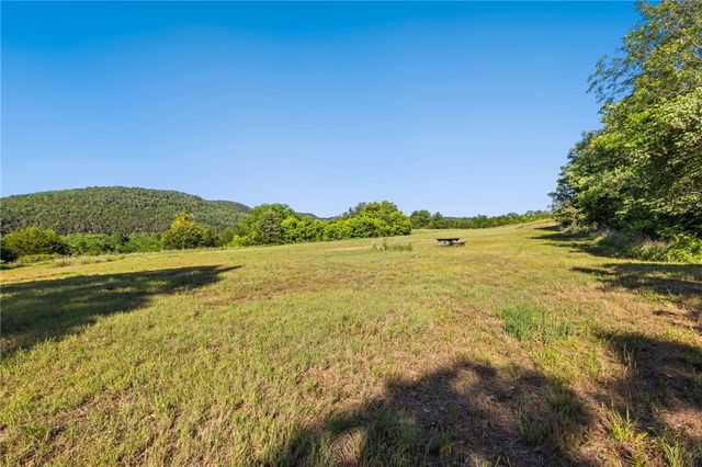Hwy 221, Eureka Springs, AR 72632