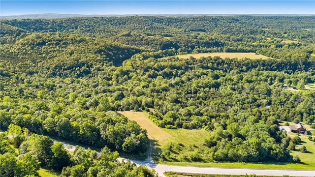 Hwy 221, Eureka Springs, AR 72632