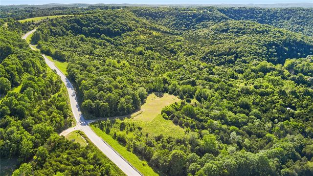 Hwy 221, Eureka Springs, AR 72632