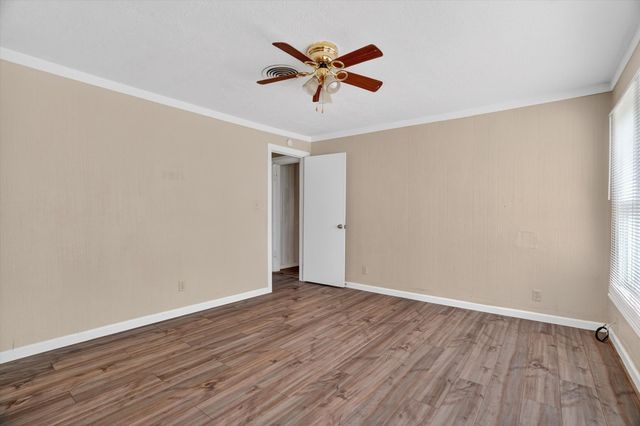 320 N 2nd Street, Jacksboro, TX 76458