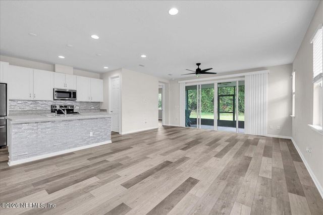 1420 TROPICAL PINE Cove, Middleburg, FL 32068