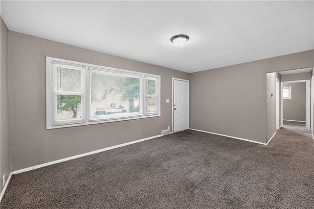 11200 Bristol Terrace, Kansas City, MO 64134