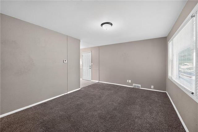 11200 Bristol Terrace, Kansas City, MO 64134