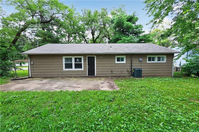 11200 Bristol Terrace, Kansas City, MO 64134