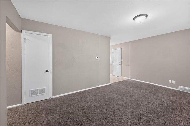 11200 Bristol Terrace, Kansas City, MO 64134