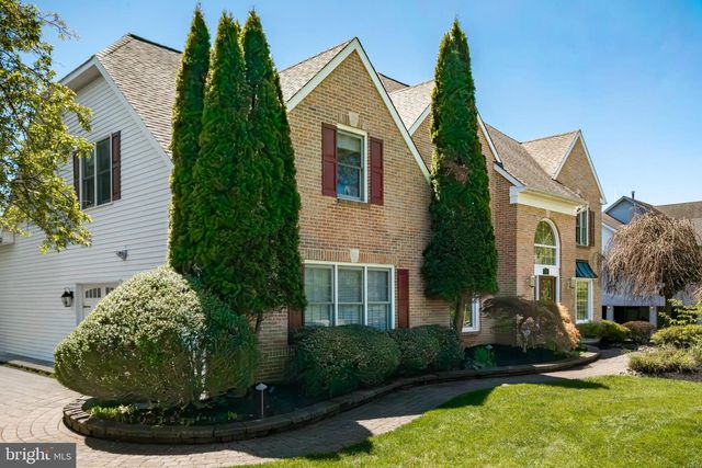 35 RADCLIFF DR, Doylestown, PA 18901
