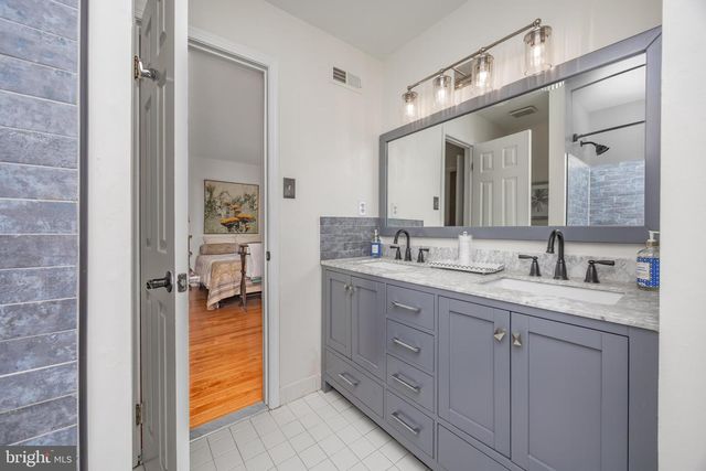 35 RADCLIFF DR, Doylestown, PA 18901