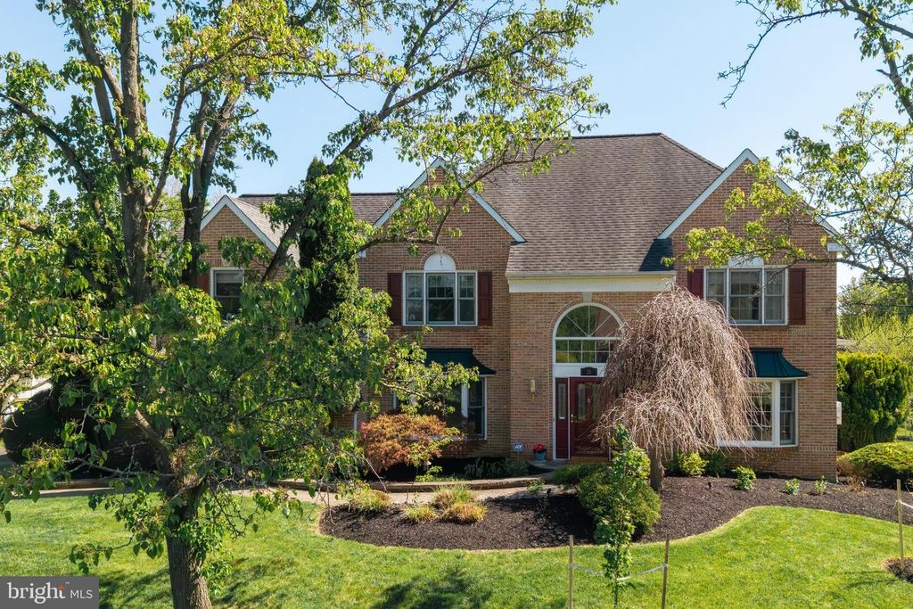 35 RADCLIFF DR, Doylestown, PA 18901