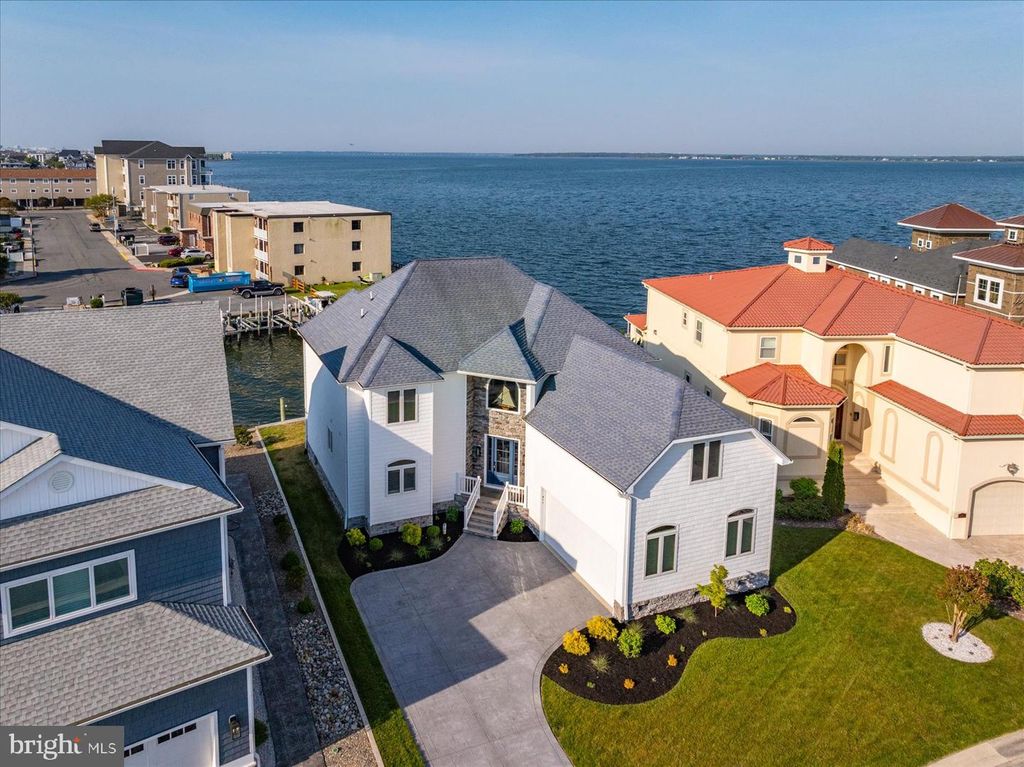 Image 102 of property listing at 311 S HERON GULL CT, Ocean City, MD 21842