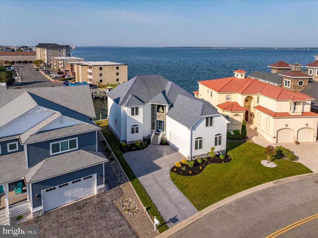 Image 103 of property listing at 311 S HERON GULL CT, Ocean City, MD 21842