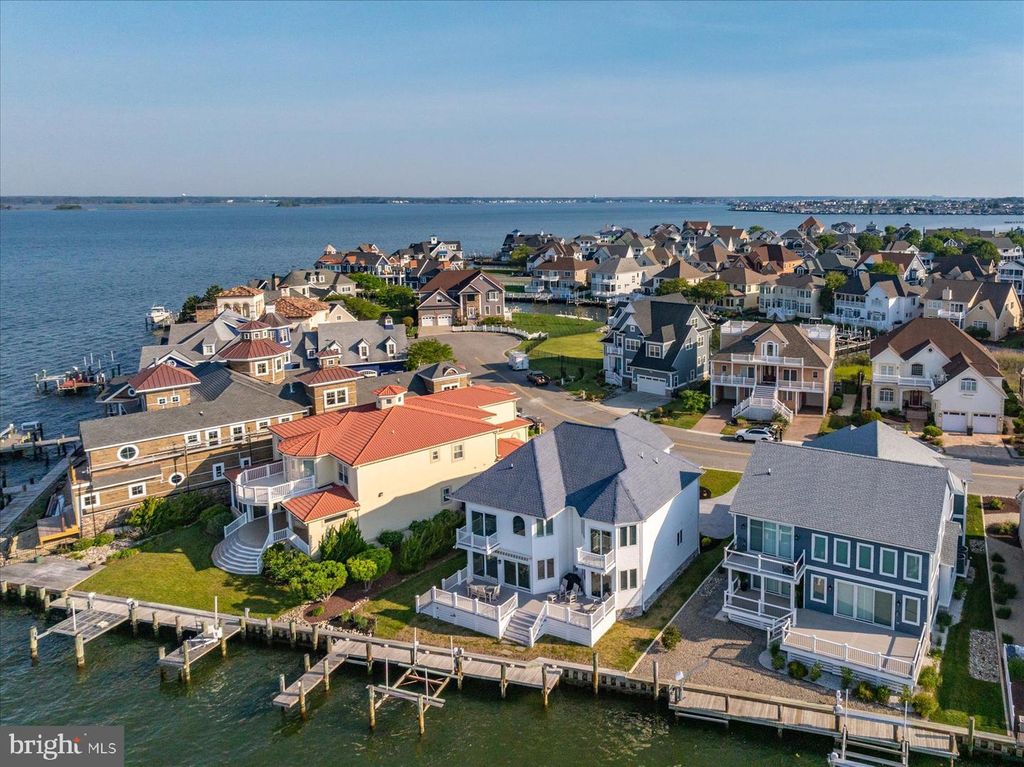 Image 105 of property listing at 311 S HERON GULL CT, Ocean City, MD 21842