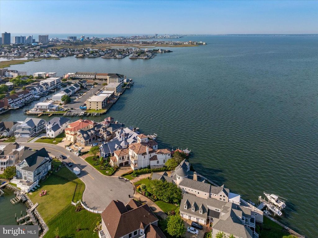 Image 106 of property listing at 311 S HERON GULL CT, Ocean City, MD 21842