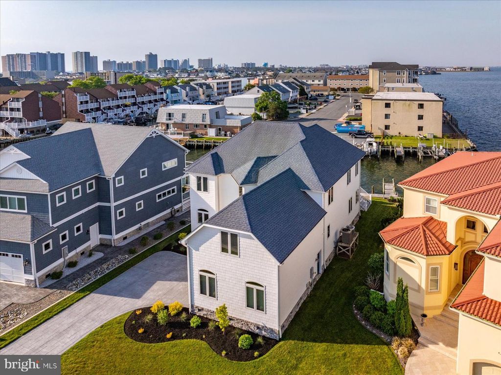Image 109 of property listing at 311 S HERON GULL CT, Ocean City, MD 21842