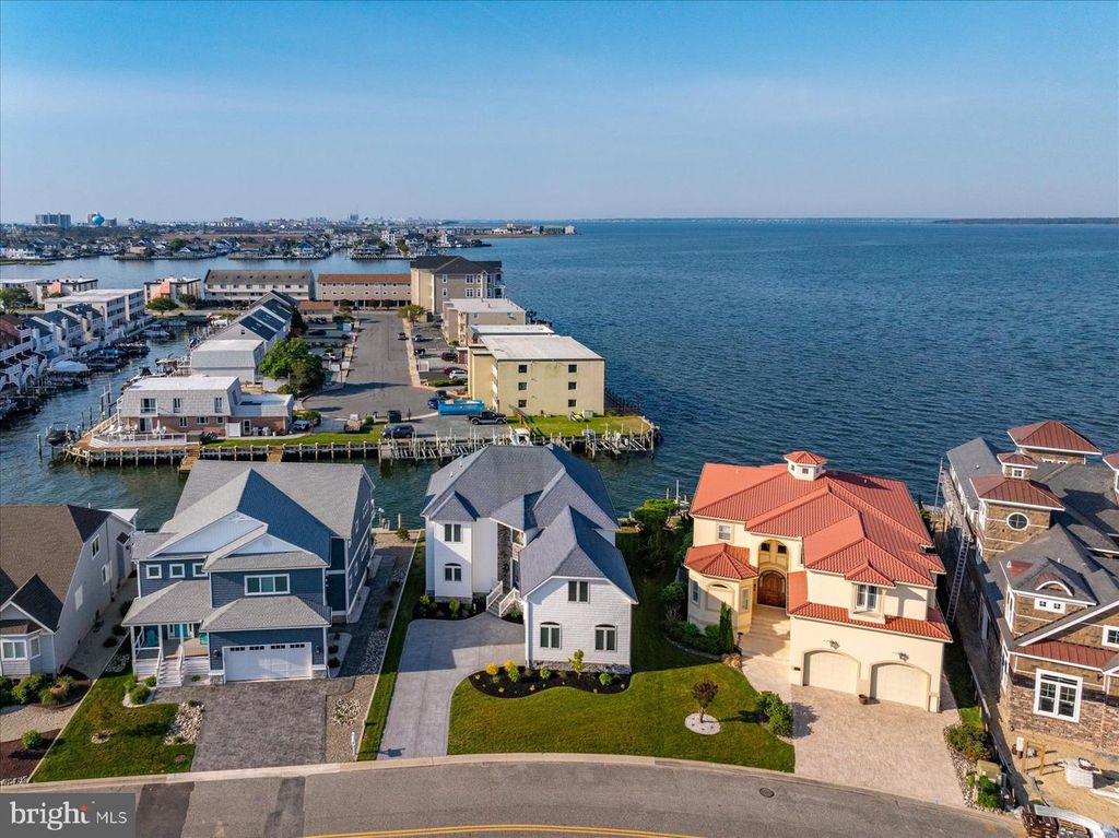 Image 111 of property listing at 311 S HERON GULL CT, Ocean City, MD 21842