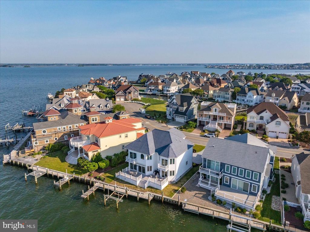 Image 112 of property listing at 311 S HERON GULL CT, Ocean City, MD 21842