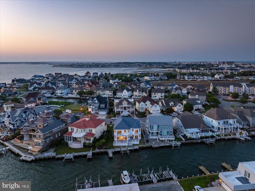 Image 115 of property listing at 311 S HERON GULL CT, Ocean City, MD 21842