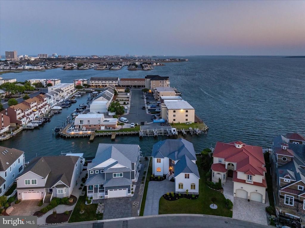 Image 117 of property listing at 311 S HERON GULL CT, Ocean City, MD 21842