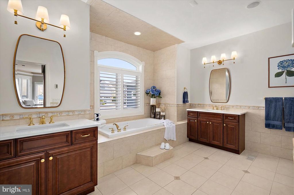 Image 46 of property listing at 311 S HERON GULL CT, Ocean City, MD 21842